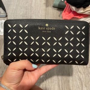 Black kate spade wallet